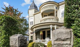 68 Kay St, Newport, RI 02840