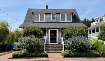 112 8TH St E, Beach Haven, NJ 08008