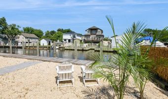 282 S Ketcham Ave, Amityville, NY 11701