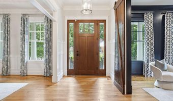 3555 N DICKERSON St, Arlington, VA 22207