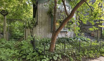 4737 W BROADWAY Dr, Appleton, WI 54913