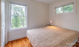 9 Koenig Way, Asheville, NC 28804