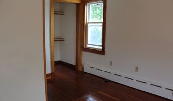 126 Chestnut St, Branford, CT 06405