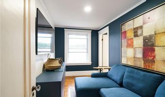 821 Post Rd, Warwick, RI 02888