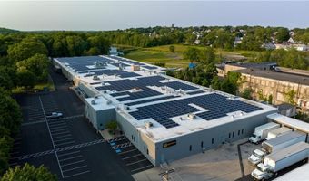 1425 Cranston St, Cranston, RI 02920