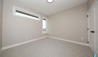 1005 S Haley Ave, Brandon, SD 57005