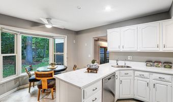 8402 CAMDEN St, Alexandria, VA 22308