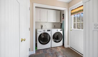 75 Orleton Ct, Cheshire, CT 06410