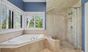 560 Club Dr, Aurora, OH 44202
