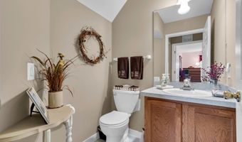 18 Peaksail Dr, Bayville, NJ 08721