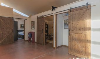 33 Cumberland Rd, Clark, WY 82435