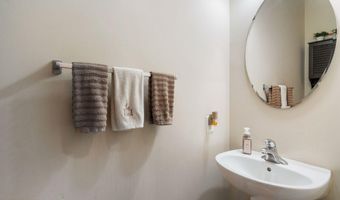 6 Foxmoor Ln, Bayville, NJ 08721