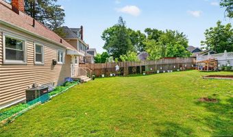 166 Pleasant Ave, Bergenfield, NJ 07621
