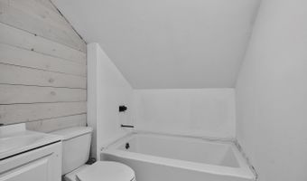 14 Fletcher Rd, Albany, NY 12203