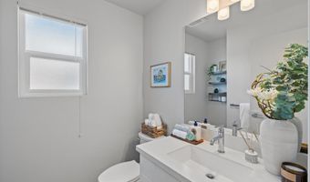 91-1170 HO'ONA'AUAO St #702, Kapolei, HI 96707
