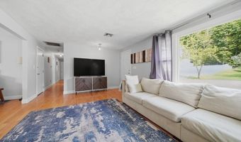 11 W Winkley St, Amesbury, MA 01913