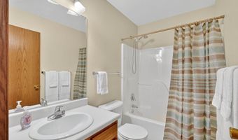 5219 Kansas Dr, Ames, IA 50014