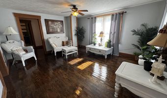 713 E Benton Ave, Ava, MO 65608