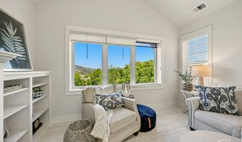 969 Golden Aspen Pl, Ashland, OR 97520