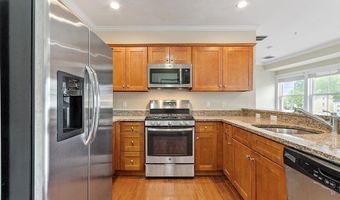 70 Great Rd B, Bedford, MA 01730