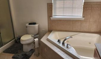 20 6th St, Barnegat, NJ 08005