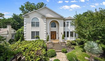 9715 SINGLETON Dr, Bethesda, MD 20817