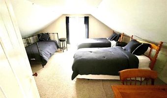 327 Spring St 2, Newport, RI 02840