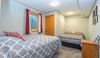 1301 Geneva Dr, Alexandria, MN 56308