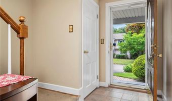 10 Roselawn Ave, North Smithfield, RI 02824