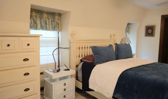 40 Lindahl Rd, Bedford, NH 03110