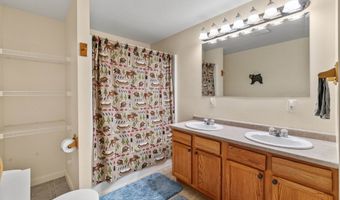 8 Panaway Dr, Campton, NH 03223
