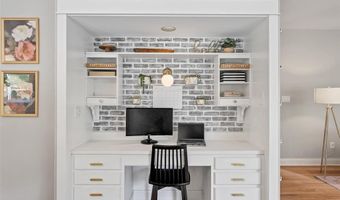 1716 Timber Ridge Estates Dr, Ballwin, MO 63011