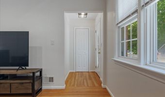 25-27 W 6th St, Bayonne, NJ 07002