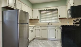 660 W Central Rd, Arlington Heights, IL 60005