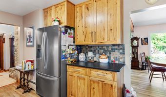 916 Hillcrest Dr, Adrian, MI 49221
