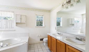 7 Willowtree Ct, Barnegat, NJ 08005