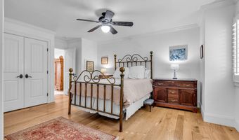 42 Bayside Dr, Atlantic Highlands, NJ 07716