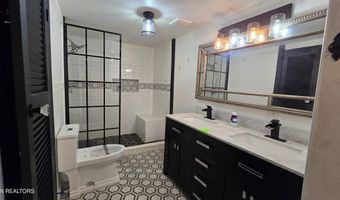 208 Riggs St, Athens, TN 37303