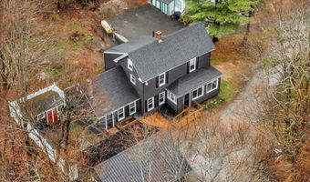 22 Parker St, Bangor, ME 04401