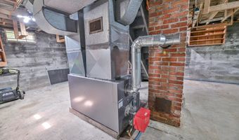 795 Riverside Dr, Augusta, ME 04330
