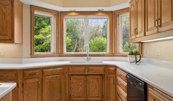 W2880 OAKRIDGE Drive, Appleton, WI 54915