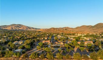 34901 Sweetwater Dr, Agua Dulce, CA 91390