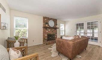 716 Reinke Rd, Ballwin, MO 63021