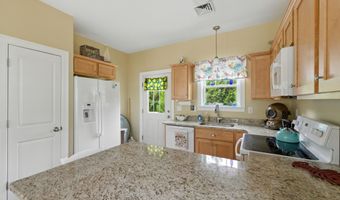 12 Sunrise Ln, Arundel, ME 04046
