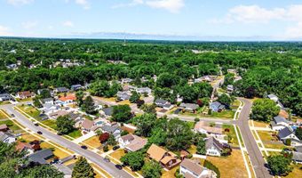 29 Ormont Ln, Aberdeen, NJ 07747
