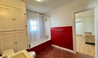 905 N 6th St, Alpine, TX 79830