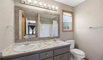 218 Hillside Dr, Baldwin City, KS 66006
