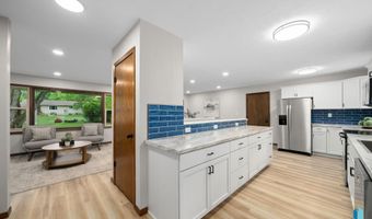 1912 E Sylvan Cir, Brandon, SD 57005
