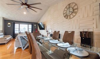 10 Flanders St, Johnston, RI 02919