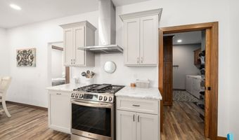 1012 S Nicholas Ave, Brandon, SD 57005